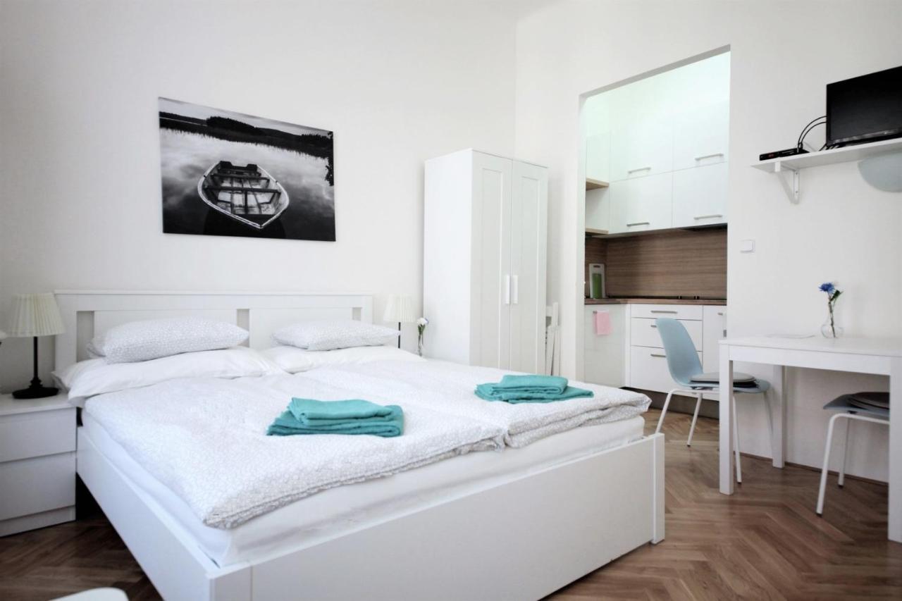 Castle Apartahotel 3*